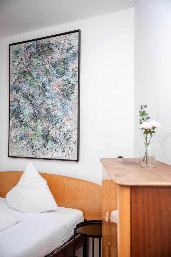 Kuenstlerzimmer Im Kulturhaus Haeselburg Gera Bagian luar foto