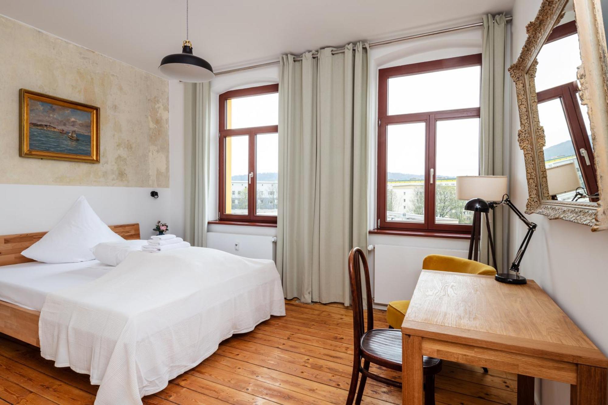 Kuenstlerzimmer Im Kulturhaus Haeselburg Gera Bagian luar foto