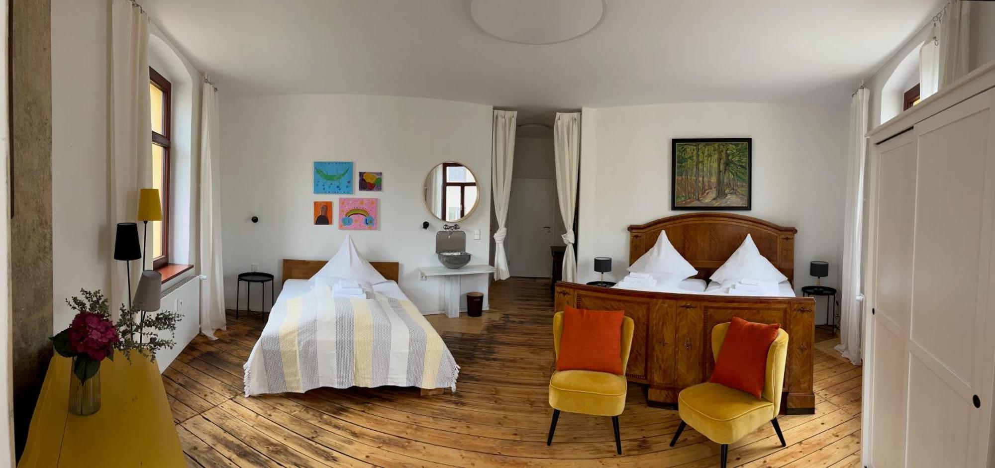 Kuenstlerzimmer Im Kulturhaus Haeselburg Gera Bagian luar foto