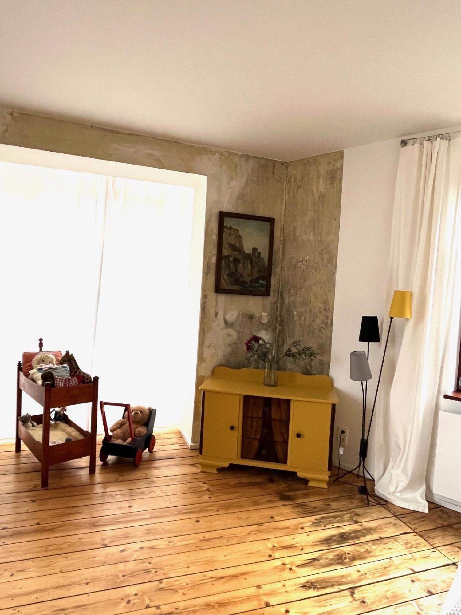Kuenstlerzimmer Im Kulturhaus Haeselburg Gera Bagian luar foto