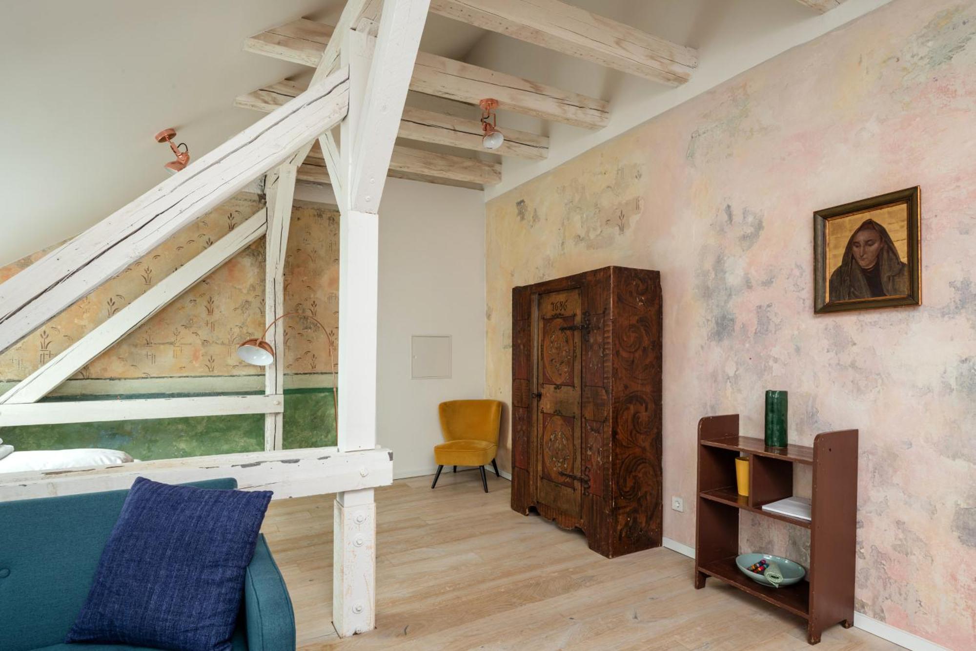 Kuenstlerzimmer Im Kulturhaus Haeselburg Gera Ruang foto